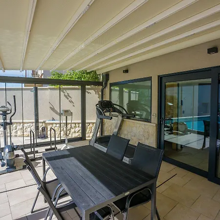 Malerisches Nur 500 Meter Zum Mit Pool, Gym, Sauna * Crikvenica