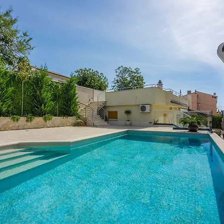 Malerisches Nur 500 Meter Zum Mit Pool, Gym, Sauna * Crikvenica