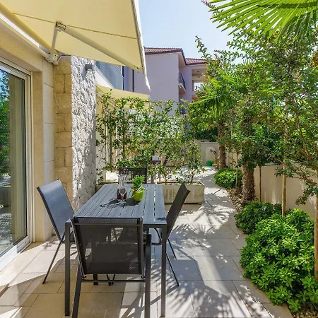 Malerisches Nur 500 Meter Zum Mit Pool, Gym, Sauna Lejlighed Crikvenica