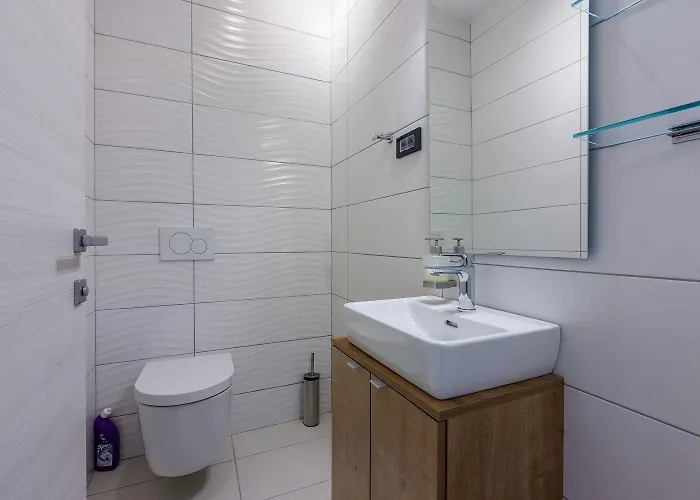 Malerisches Nur 500 Meter Zum Mit Pool, Gym, Sauna Crikvenica