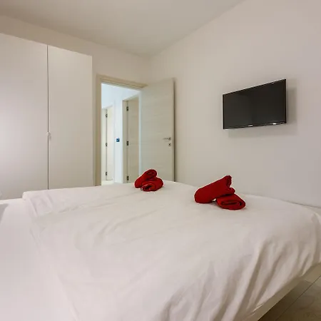Malerisches Nur 500 Meter Zum Mit Pool, Gym, Sauna アパート ツリクヴェニツァ