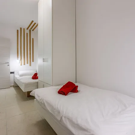 Malerisches Nur 500 Meter Zum Mit Pool, Gym, Sauna דירה קריקווניצה