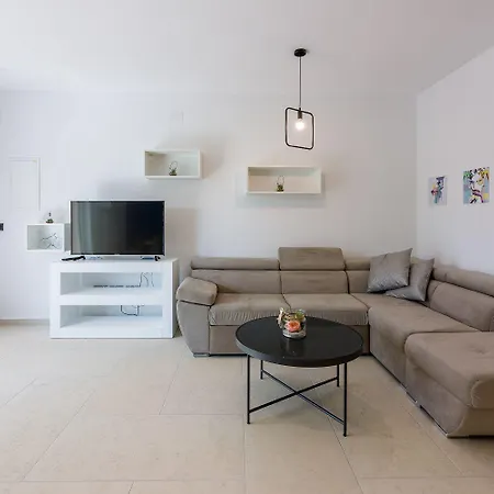 Malerisches Nur 500 Meter Zum Mit Pool, Gym, Sauna דירה