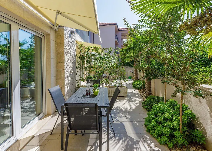 Malerisches Nur 500 Meter Zum Mit Pool, Gym, Sauna Apartment Crikvenica